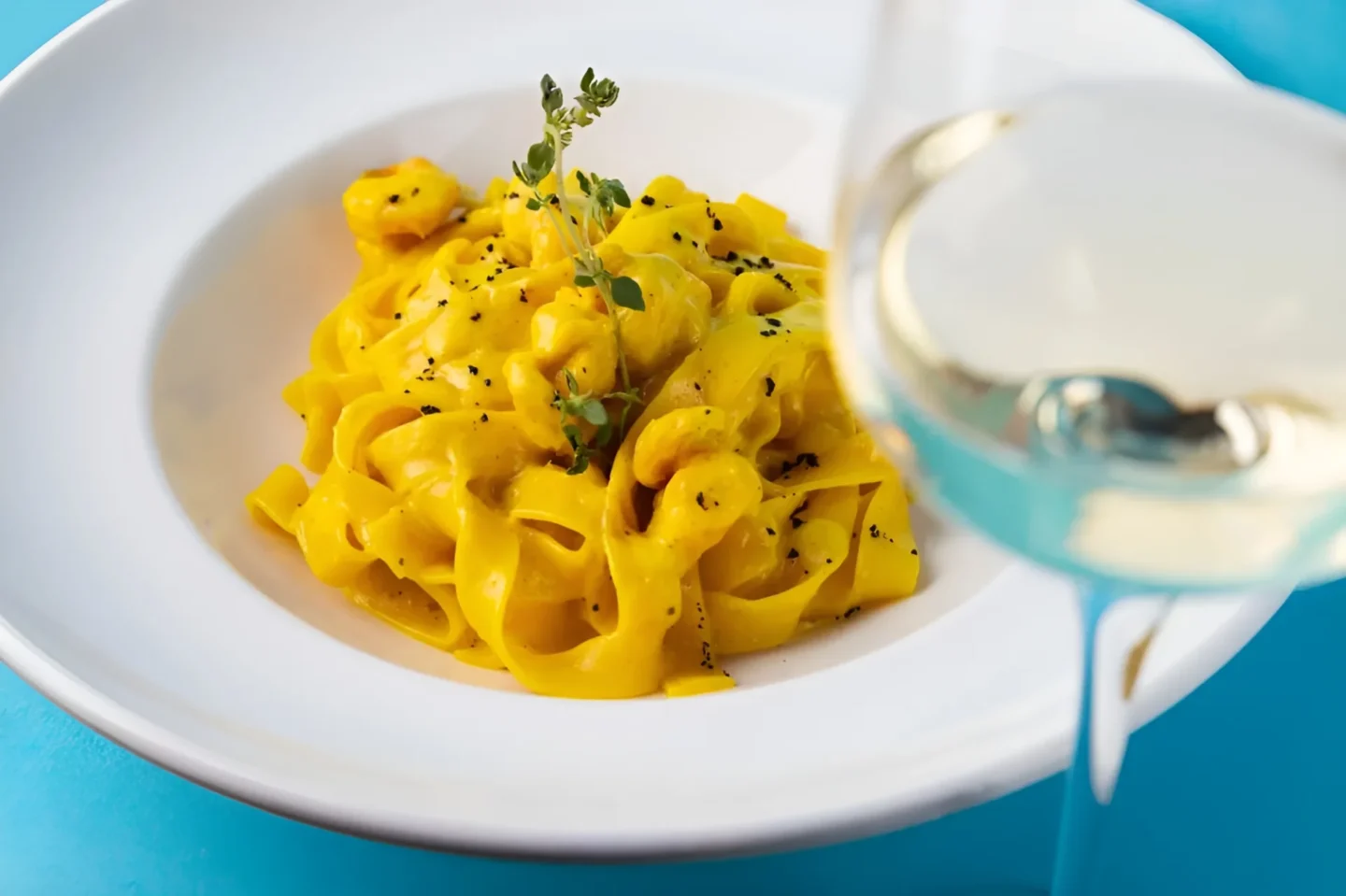 Феттучини лимончелло с креветкой в меню итальянского ресторана LureMe в Москве