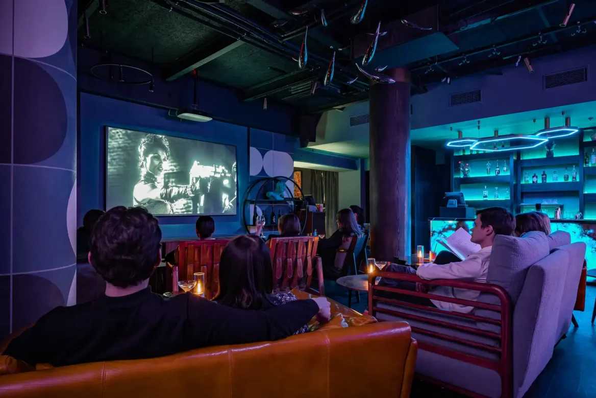 Частный кинотеатр LureMe на Патриарших прудах в центре Москвы