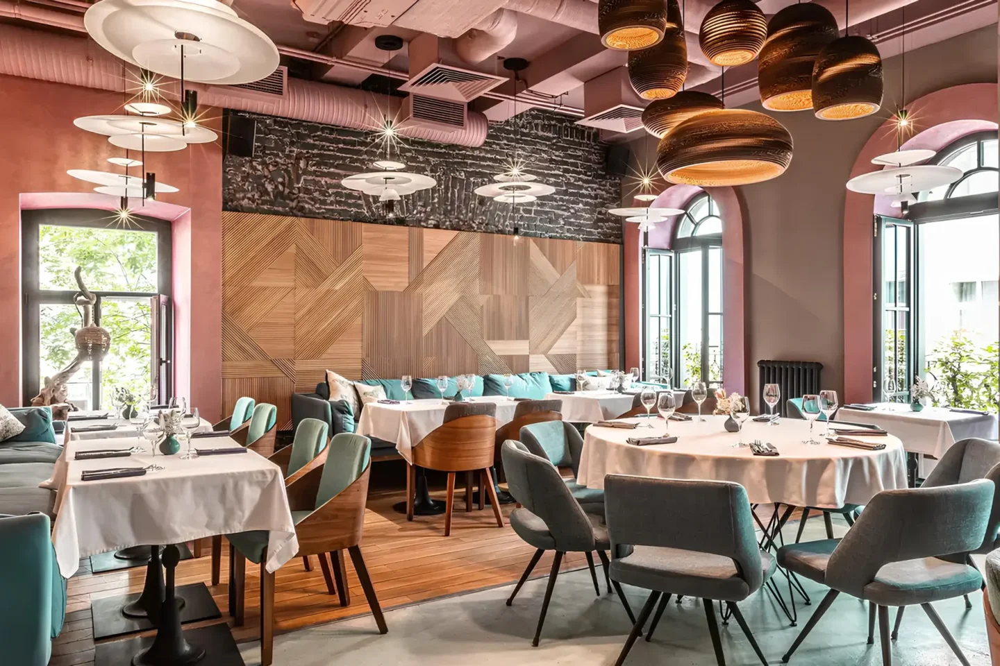 Рыбный ресторан LureMe на Патриках в Москве