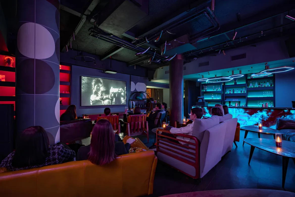 Частный кинотеатр LureMe на Патриарших прудах в Москве